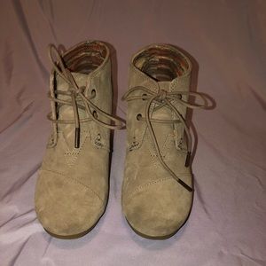 Tom’s Tan Pump-Boots